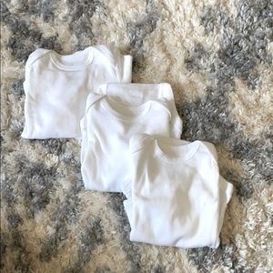 Carter’s lone sleeve onesie